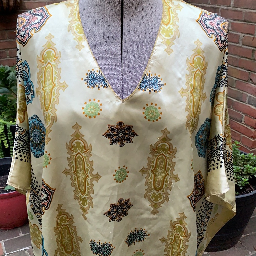 Caftan style top w/sewn sides and arm holes, gorgeous patterned design, blousy
